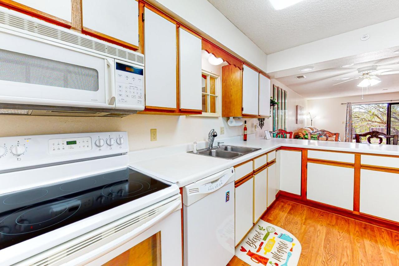 Memories At Foothills Apartment Бренсън Екстериор снимка